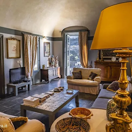 Luxury Palace *